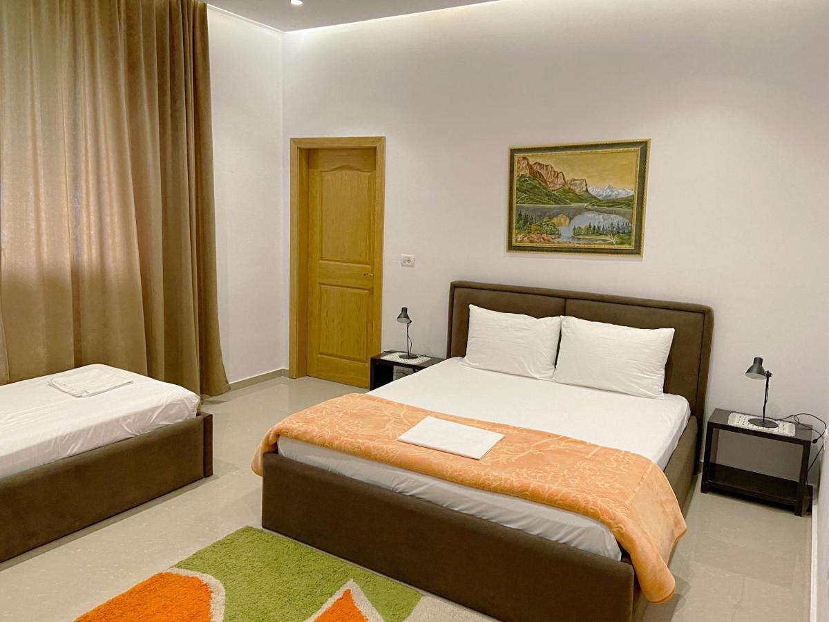 Guesthouse Niko Berat Exterior foto