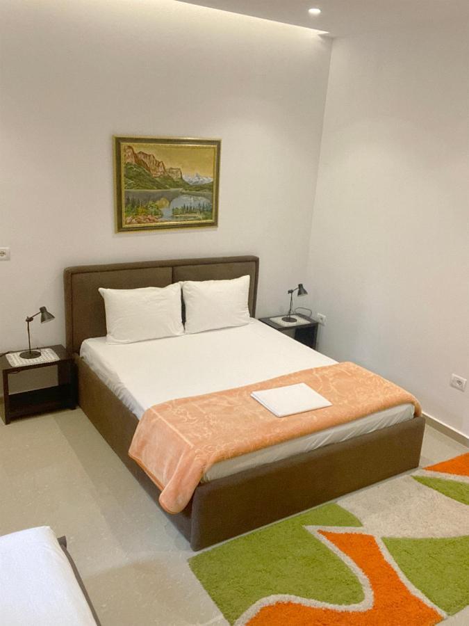 Guesthouse Niko Berat Exterior foto