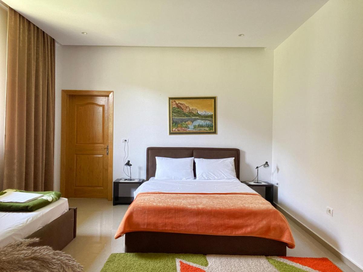 Guesthouse Niko Berat Exterior foto